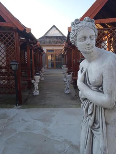 R4 Rolléder Apartman-ház