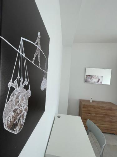 Una cama o camas en una habitación de 37Suited