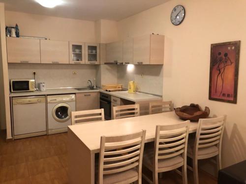 Kuchyň nebo kuchyňský kout v ubytování Apartcomplex Panorama Dreams