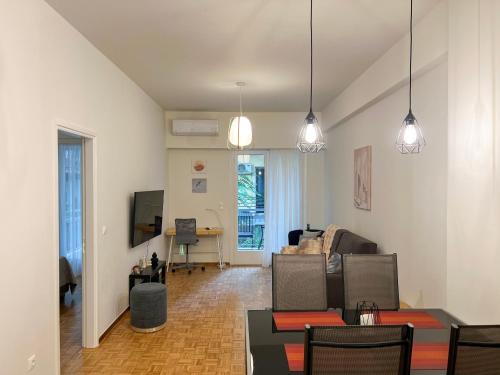 A lovely 2 BR home in Athens