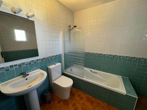 Et badeværelse på Marina De Casares beach house