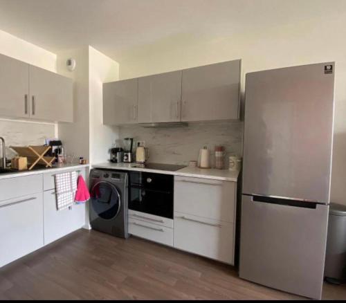 Bel apparemment bien équipé