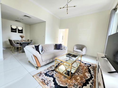 Royal Maison Luxurious 2 Br in Business Bay