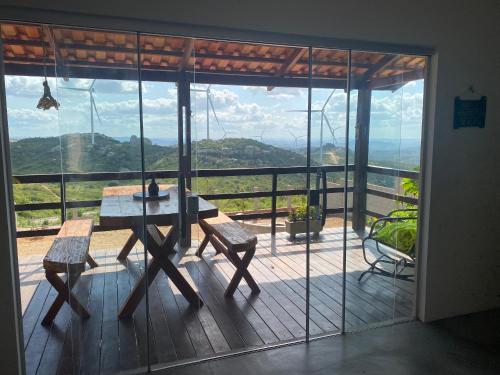 シャレーの近くで見られる自然の景観