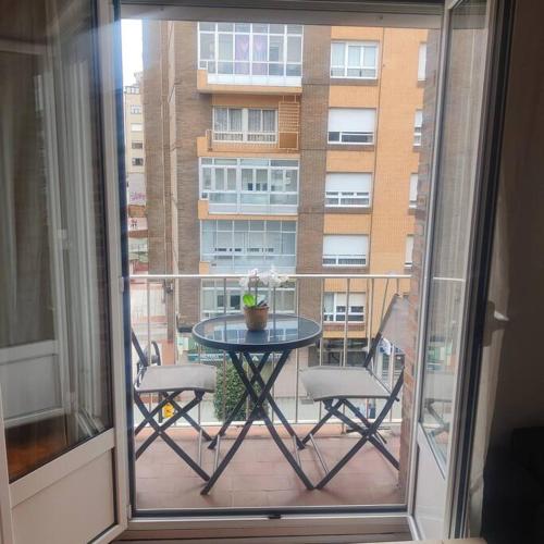 1A135 Comodo Apto 3 dormitorios by R2R Consulting