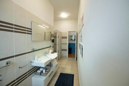 Ένα μπάνιο στο Matteotti Apartment by Mamo Florence