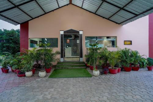 Gallery image of Palette - JPS Residency in Manesar