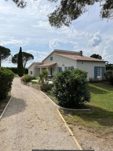 Photo de la galerie de l'établissement La Villa Maya, tout confort, grand jardin, piscine, à Sauzet
