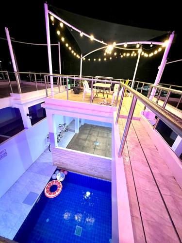 Πισίνα στο ή κοντά στο Beach home pool villa bangsaray