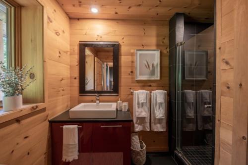 Koupelna v ubytování Chalet Chic Rustique & SPA - Tremblant