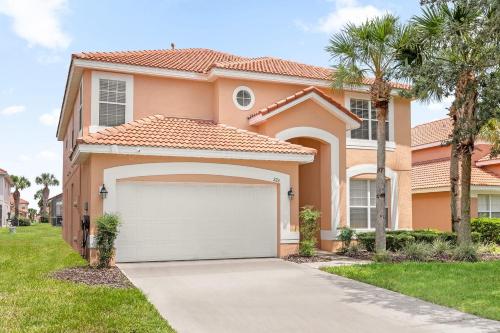 Large Spacious Home w Private Pool & Hot Tub photo 6