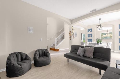 Large Spacious Home w Private Pool & Hot Tub photo 22