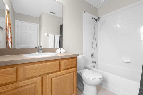 Large Spacious Home w Private Pool & Hot Tub photo 31