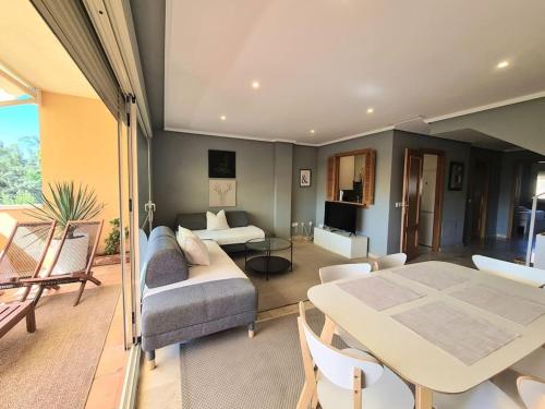 Apartamento Duplex Playa de Artola-Baja-Marbella