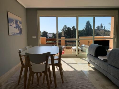 Apartamento Duplex Playa de Artola-Baja-Marbella