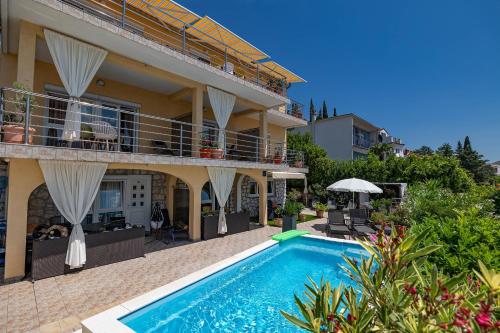 Apartments Novoselic