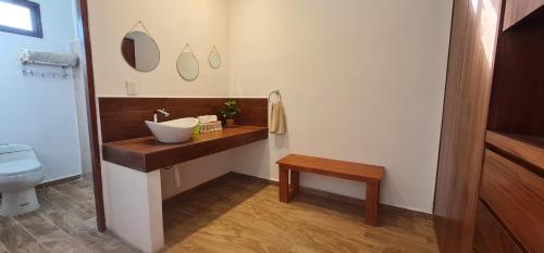 Ένα μπάνιο στο Villa & Studios Kosom Aldea Ha Puerto Morelos