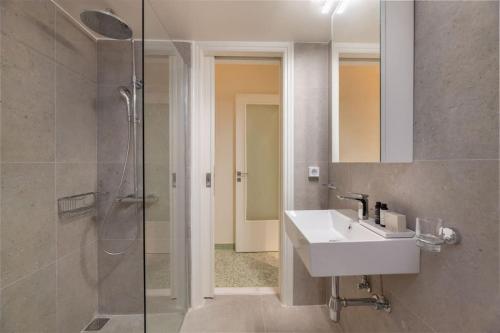 Green Oasis 2BR Apartment in Pangrati by UPSTREET