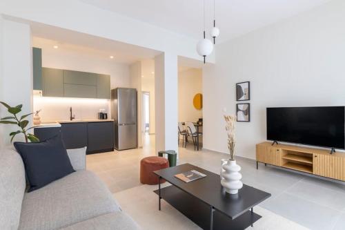 Cityscape Comfort 2BR Apartment in Ampelokipoi by UPSTREET