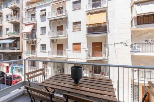 Cityscape Comfort 2BR Apartment in Ampelokipoi by UPSTREET