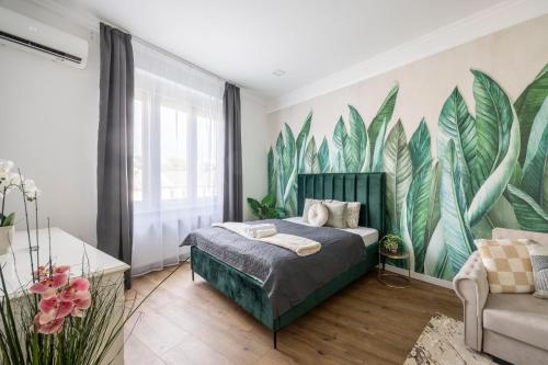 Luxy Central Spacious & Cozy Residence with Balcony