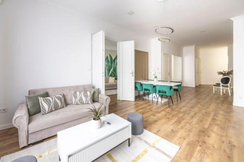 Luxy Central Spacious & Cozy Residence with Balcony 1091 Budapest, Üllői út 115 kép - 3