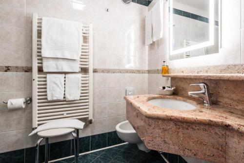 Un baño de Hotel St. Michael