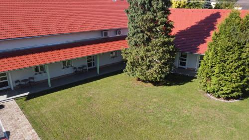 Kira Panzió 8693 Lengyeltóti, Berzsenyi utca 6. kép - 3