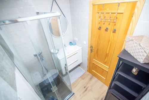 Ένα μπάνιο στο Naïsa apartamento turístico