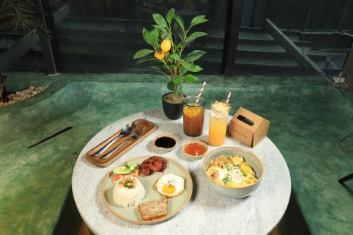 Jídlo v hotelu nebo okolí