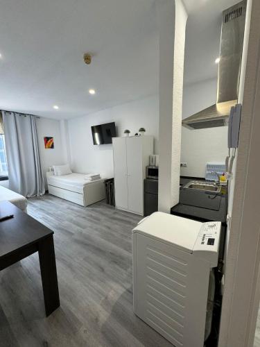 Estudio en Callao, 4 personas