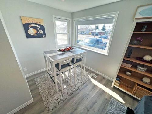 Φωτογραφία από το άλμπουμ του Hamilton Haven - Smart Tech and BBQ Oasis - Pool σε Hamilton