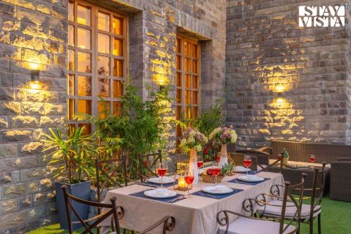 Φωτογραφία από το άλμπουμ του StayVista at Sylvana Villas with Lawn, BBQ and Jacuzzi σε Kasauli
