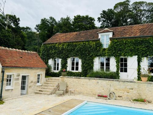 Πισίνα στο ή κοντά στο House with the Pool near Polo club Chantilly