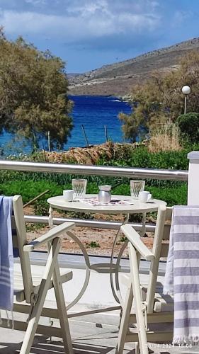 White Lotus seaside studio