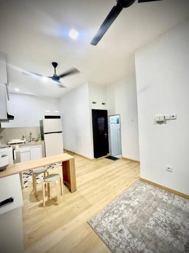 Fotografie z fotogalerie ubytování Modern House with 2 Bedrooms v destinaci Kampungdurian