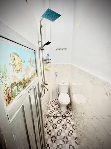 Ένα μπάνιο στο Modern House with 2 Bedrooms