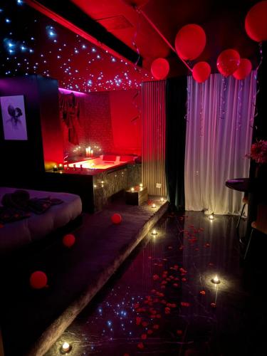One Night Love Room Unique photo 22
