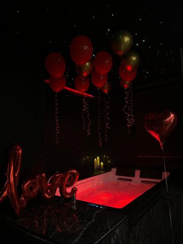 One Night Love Room Unique photo 18