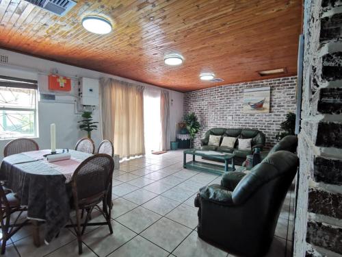 Χώρος καθιστικού στο S & S Village 22 on Wattel
