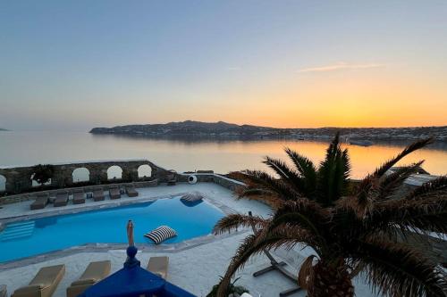 Stay Waterfront - Stunning 6 bedroom Villa Annita with Pool