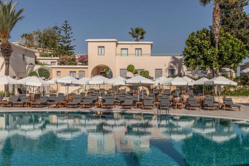 Πισίνα στο ή κοντά στο Louis St. Elias Resort & Waterpark