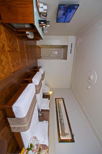 A bathroom at Taxim Lounge Hotel Special Category