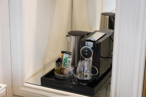 Kemudahan buat kopi dan teh di Marine Rooms