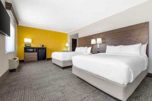 Postel nebo postele na pokoji v ubytování Comfort Inn
