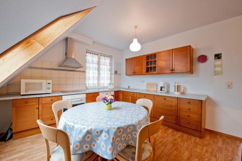 Kuchyň nebo kuchyňský kout v ubytování Ferienwohnung Im Hasengrund