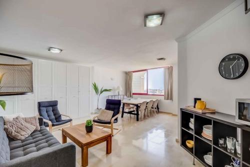 120 - Cozy Duplex Penthouse with Panoramic Views