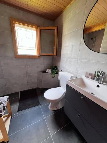 Ένα μπάνιο στο Family holiday Chalet S'Zähni