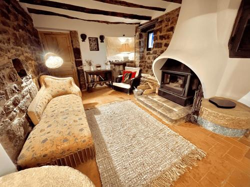 Χώρος καθιστικού στο Masia de Queralt Luxury Casa Rural Spa y Vistas