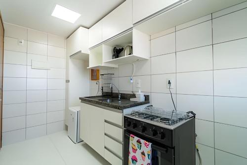 Kuchyň nebo kuchyňský kout v ubytování Ap 2Qts , Até 5 hóspedes, Estacionamento, Elevador, Jr Catito